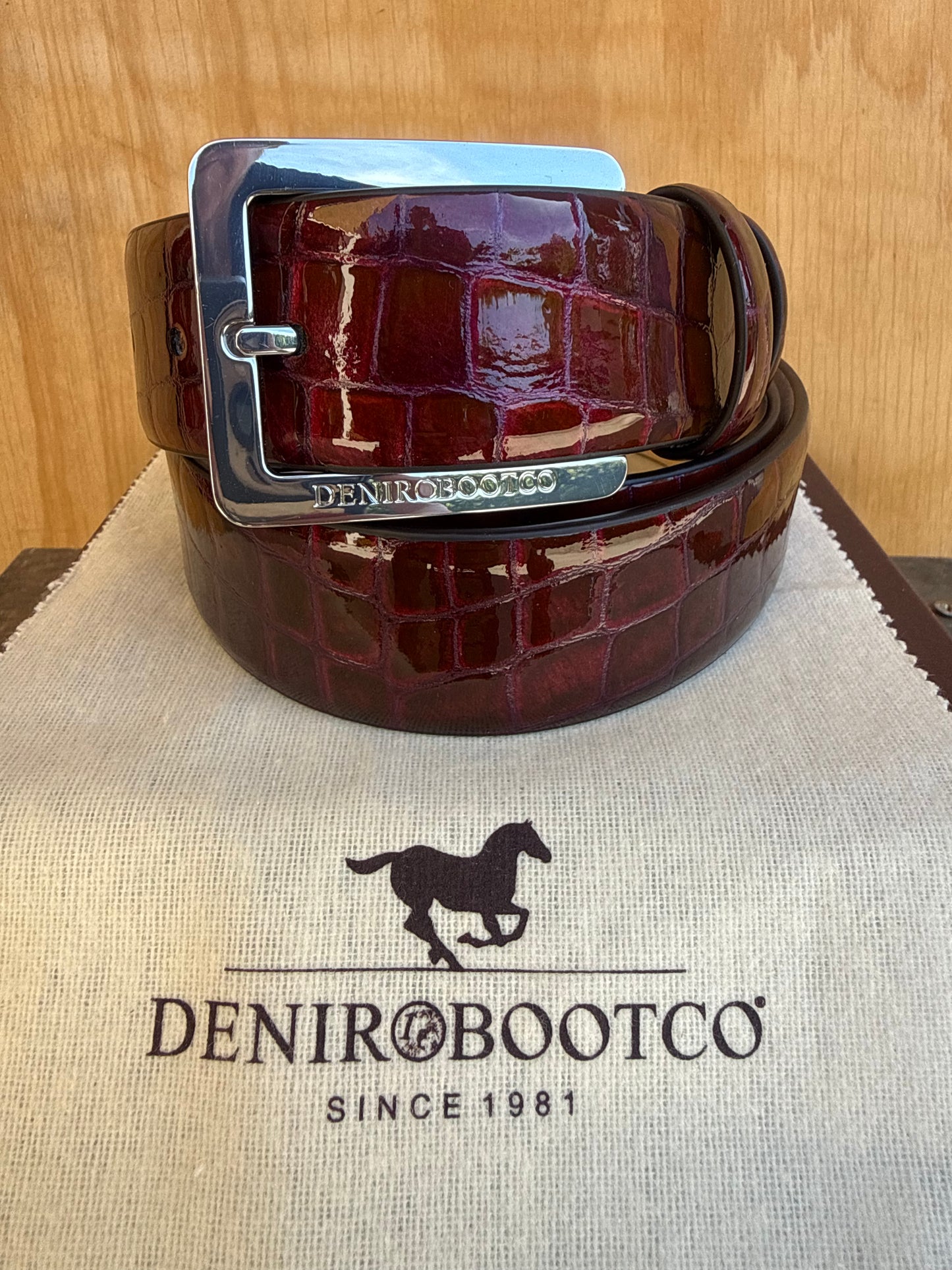 DENIRO BELT IN PATENT CROCO AMARANTO