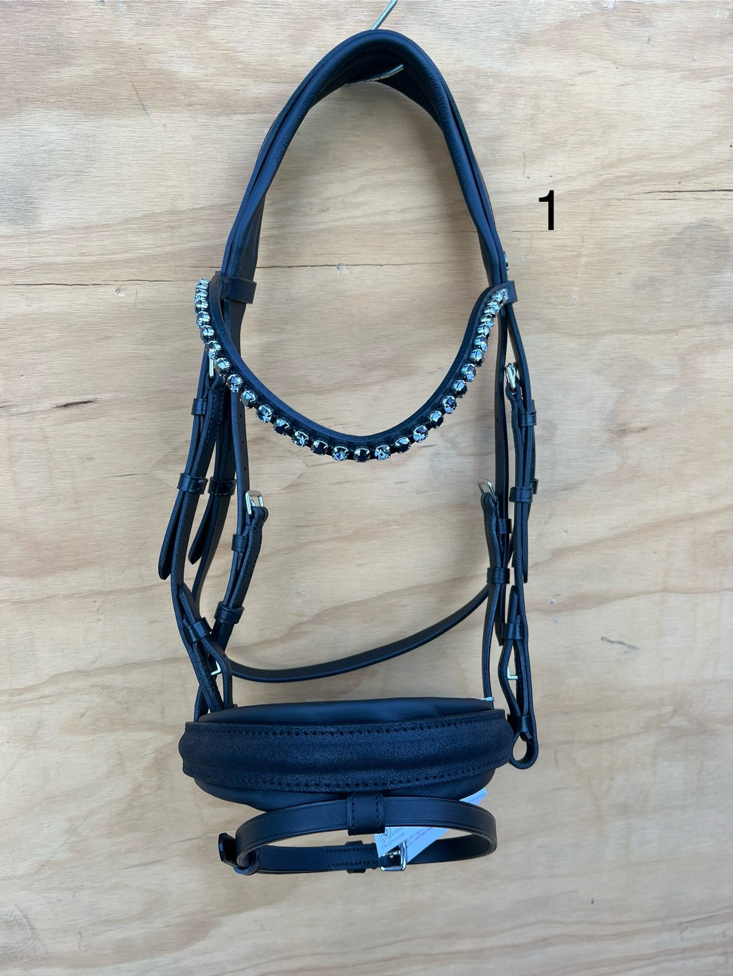 OTTO SCHUMACHER ELEGANT SNAFLLE WITH GLITTER NOSEBAND