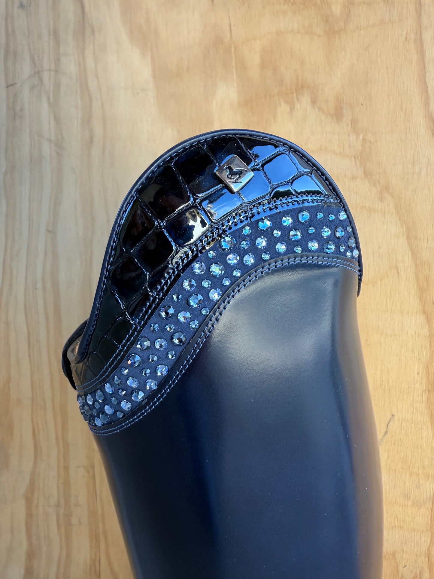 DENIRO BELLINI IN UNIFORM NAVY WITH LUCIDO BLUE AND CRYSTAL TOP 38 MA M