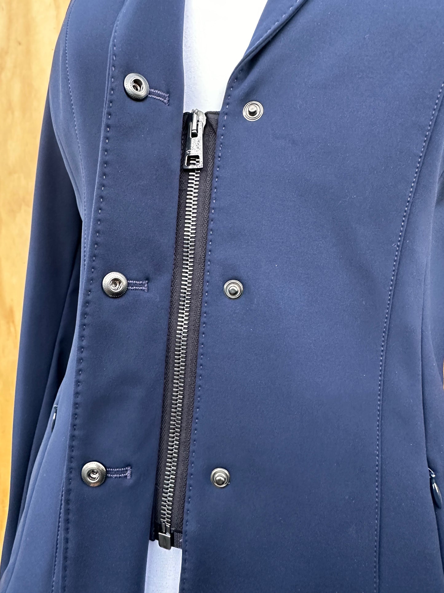 ANIMO SHORT COAT WITH CRYSTAL SPECIAL EDITION