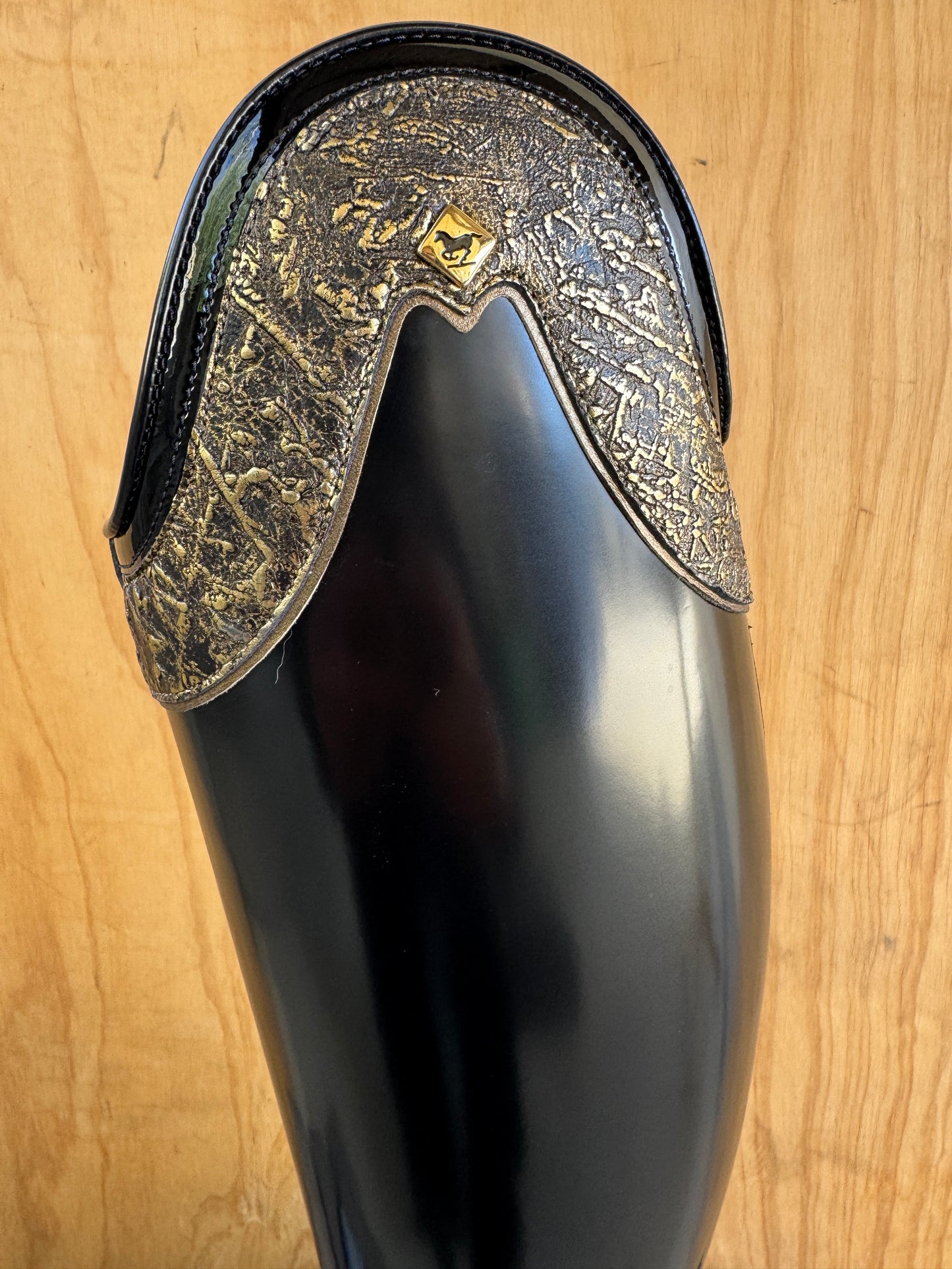 DENIRO BELLINI IN BRUSHED BLACK WITH GRAFFITI TOP 37 MC M