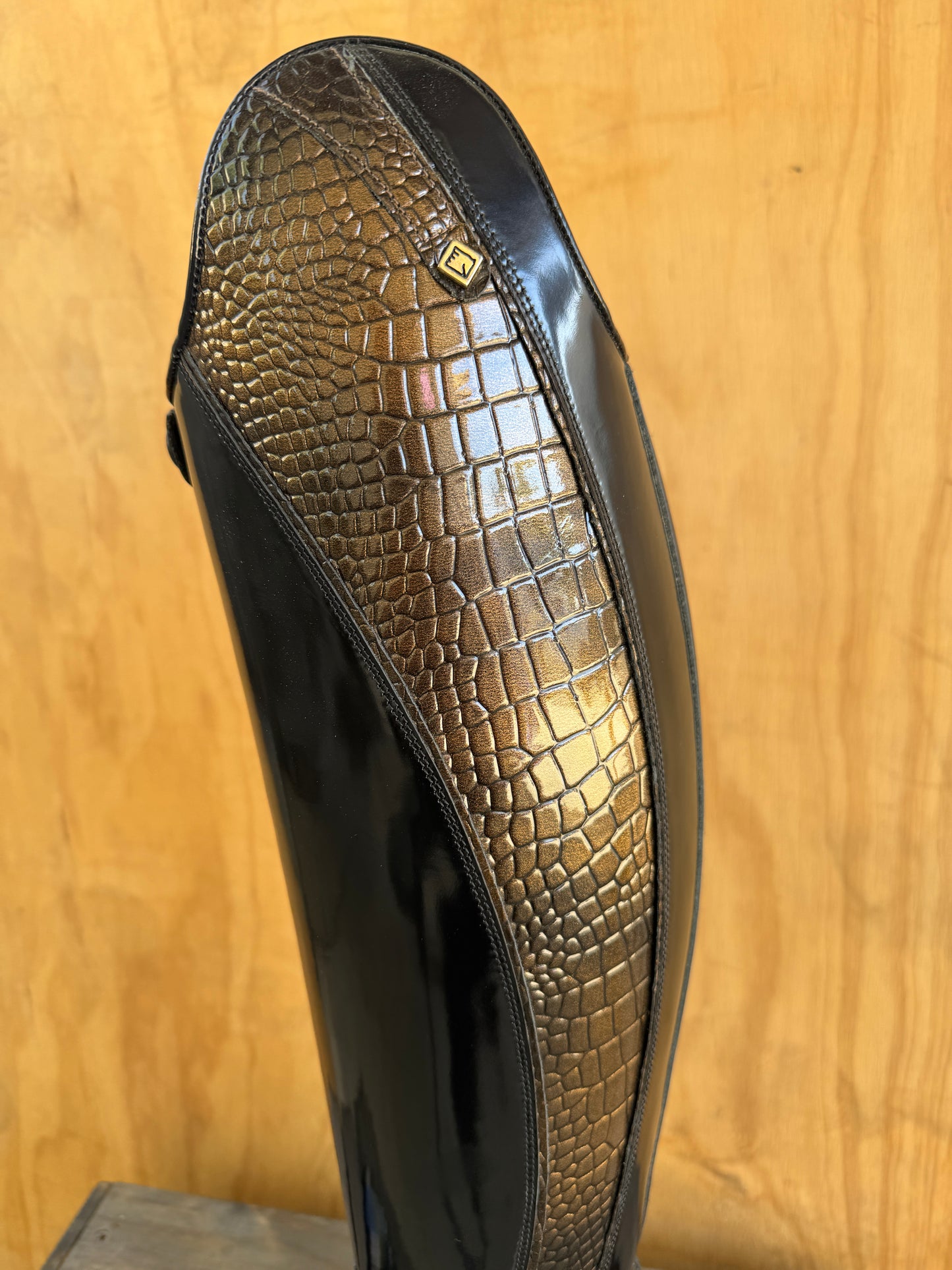 SALE!! DENIRO RAFFAELO BRUSHED BLACK WITH SIDE PANEL IN COCCO BRONZE 37 MCM