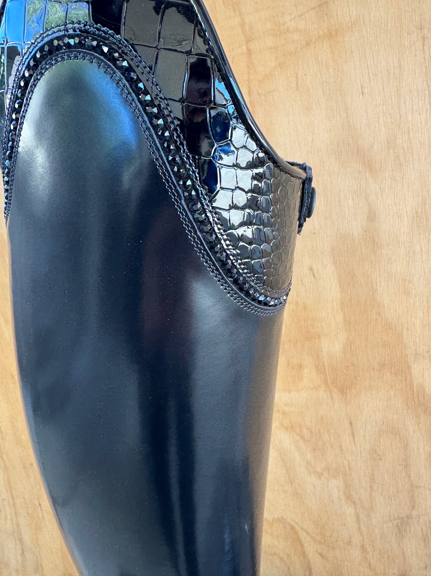 DENIRO RAFFAELO BRUSHED BLACK WITH COCCO PATENT TOP AND BLACK CRYSTALS 38 MC L