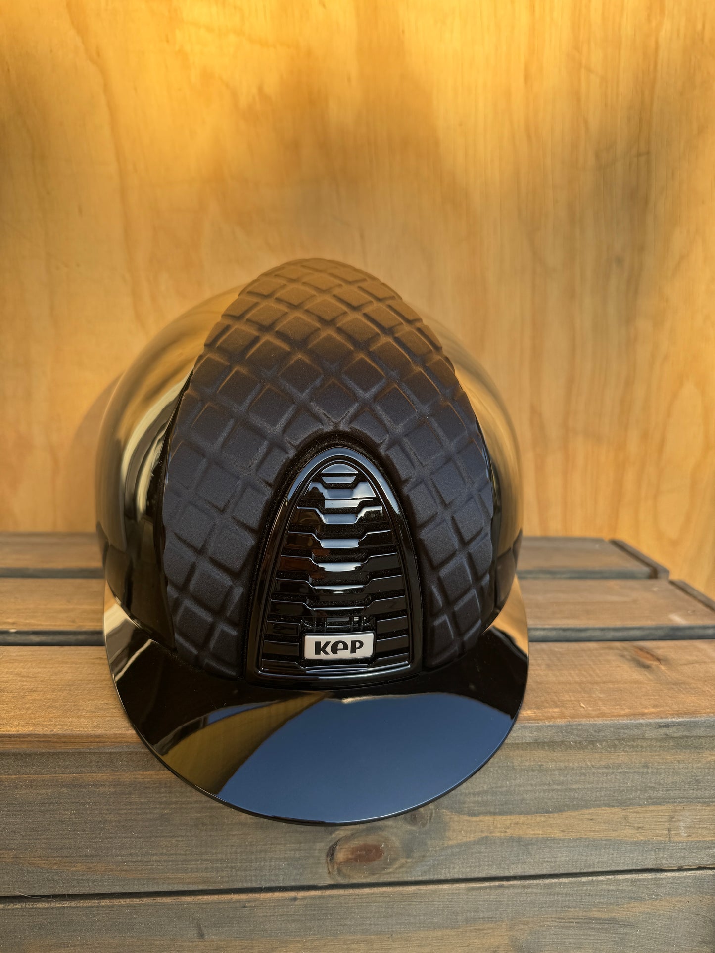 KEP POLISHED BLACK WITH MILANO SATIN FRONT