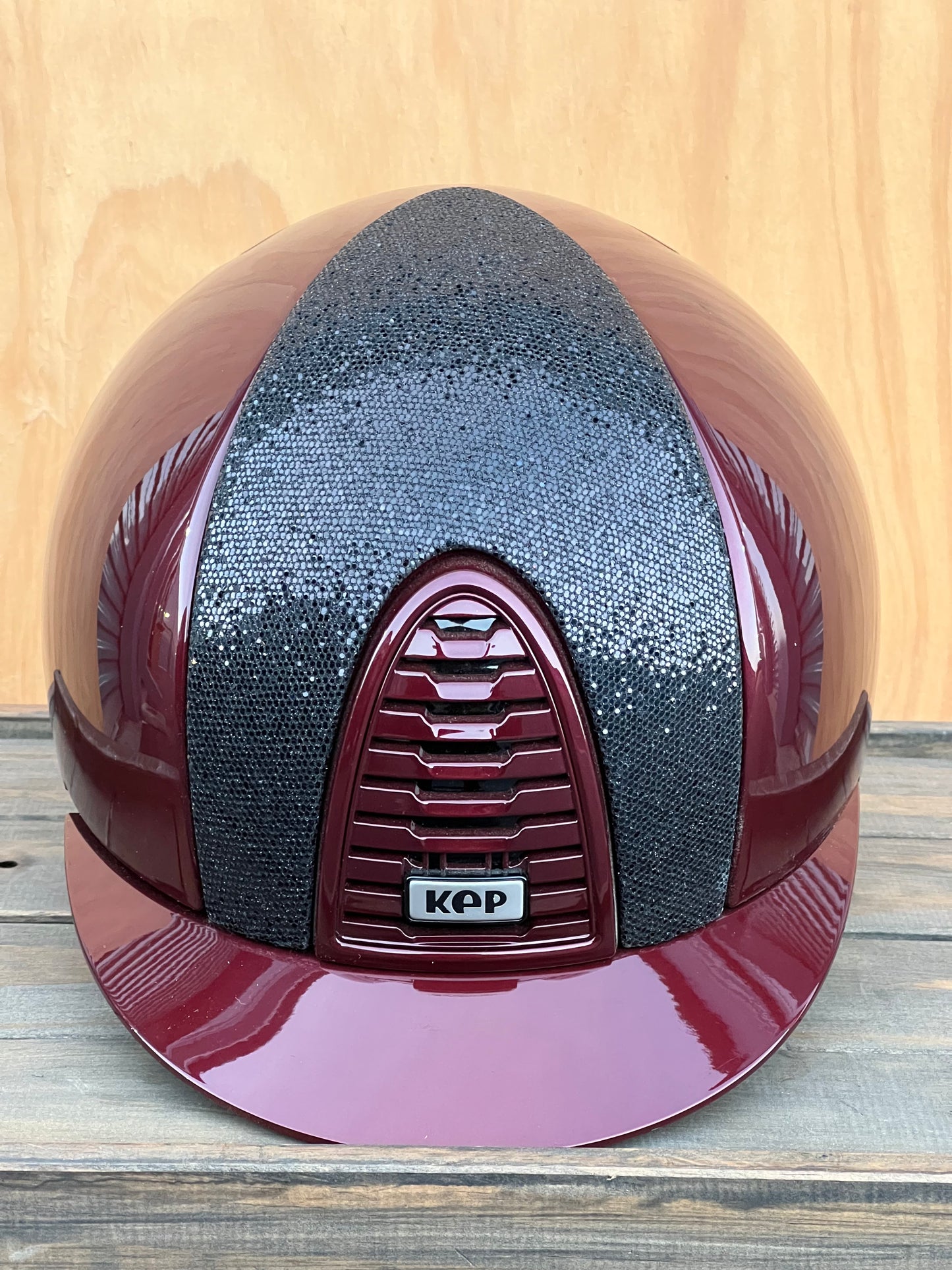 KEP HELMET POLISHED BURGUNDY WITH GLITTER INSERT IN BLACK