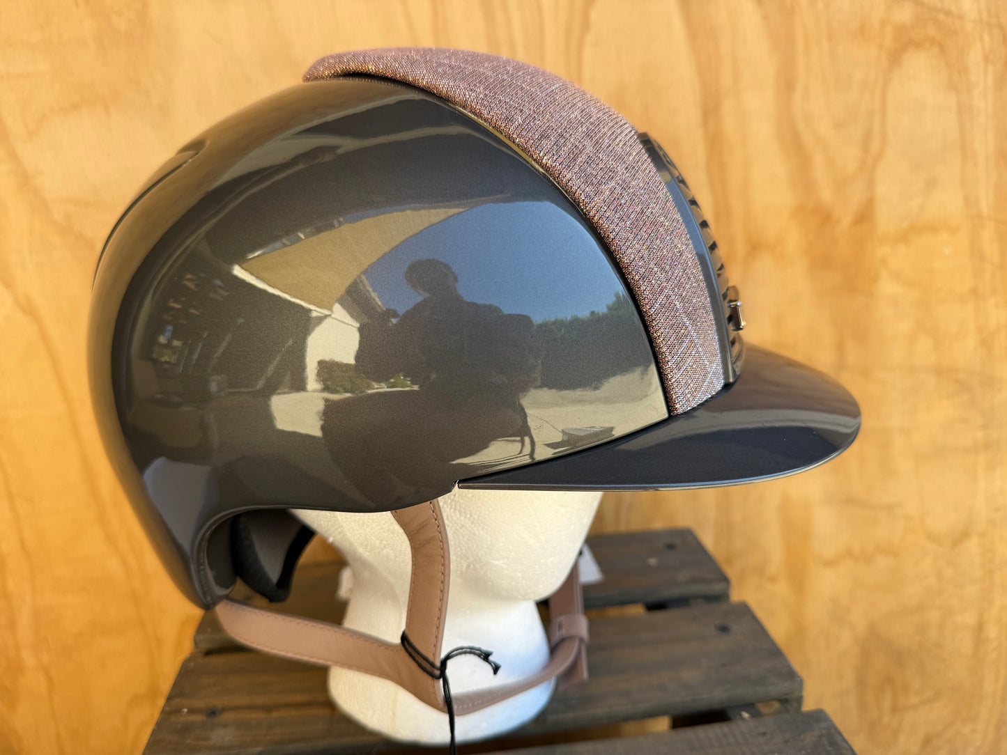 KEP POLISHED POLISHED GREY WITH GLASSIA PINK AND TAN CHIN STRAP