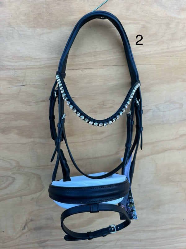 OTTO SCHUMACHER ELEGANT SNAFLLE WITH WHITE PADDED NOSEBAND