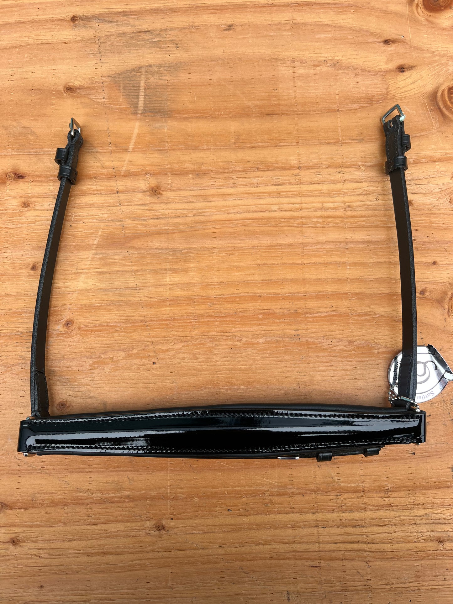 SCHUMACHER DROP NOSEBAND IN PATENT BLACK