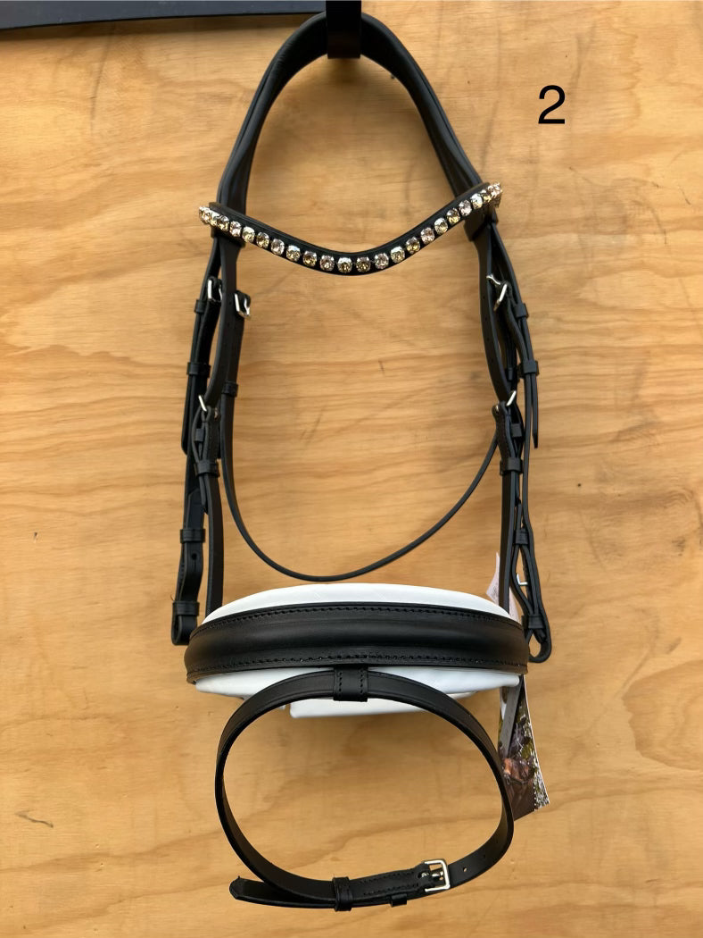 OTTO SCHUMACHER SNAFFLE ELEGANT WITH WHITE PADDING 5CM ANATOMICAL NOSEBAND