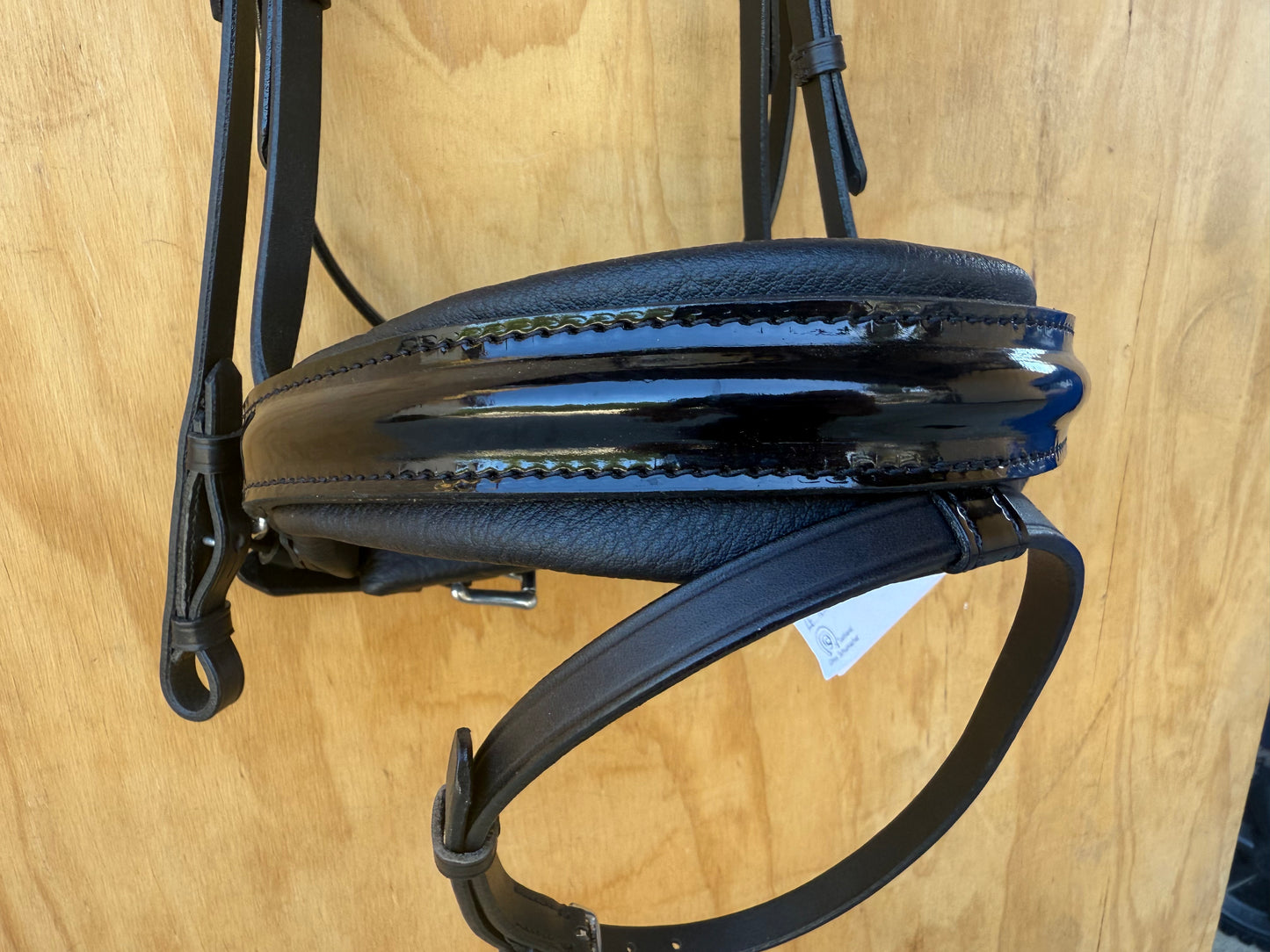 OTTO SCHUMACHER ELEGANT SNAFFLE WITH NOSEBAND FEEL GOOD IN PATENT