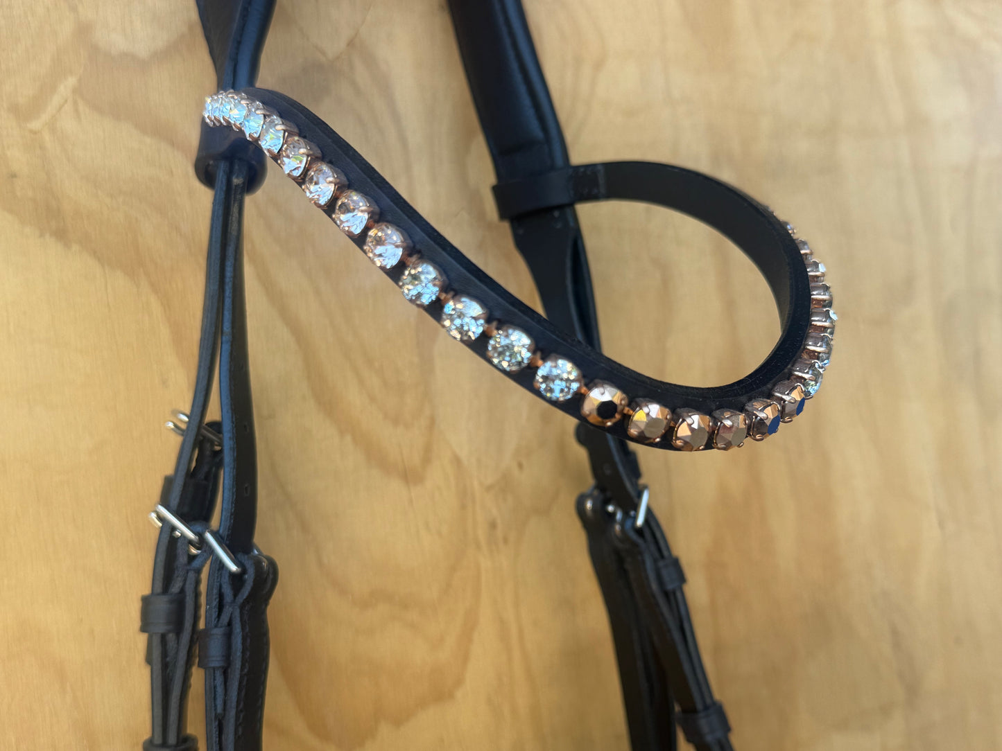 OTTO SCHUMACHER ELEGANT SNAFFLE WITH NOSEBAND FEEL GOOD IN PATENT