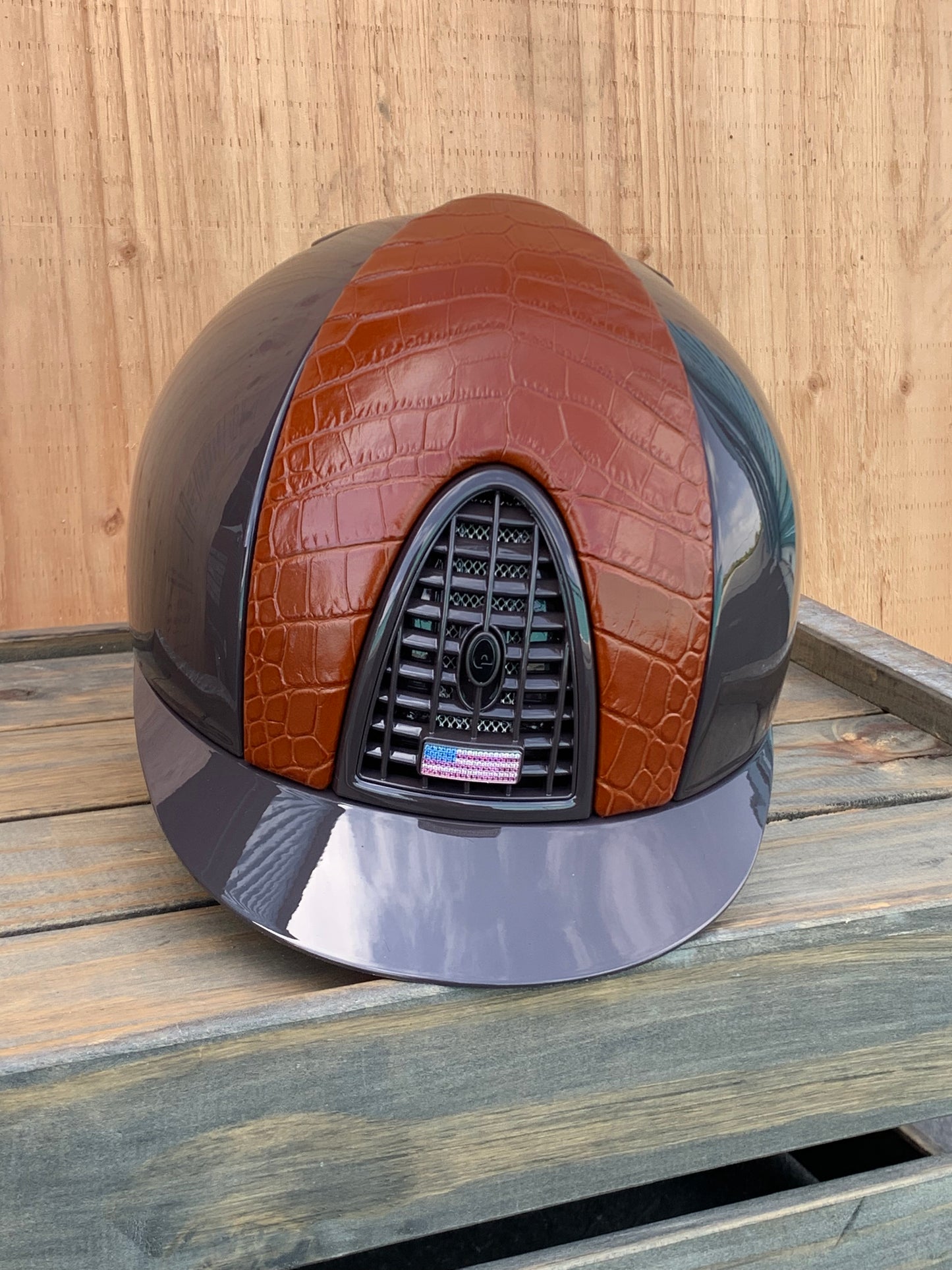 KEP CUSTOM HELMET IN BROWN WITH CUSTOM DENIRO LEATHER AND CRYSTAL FLAG