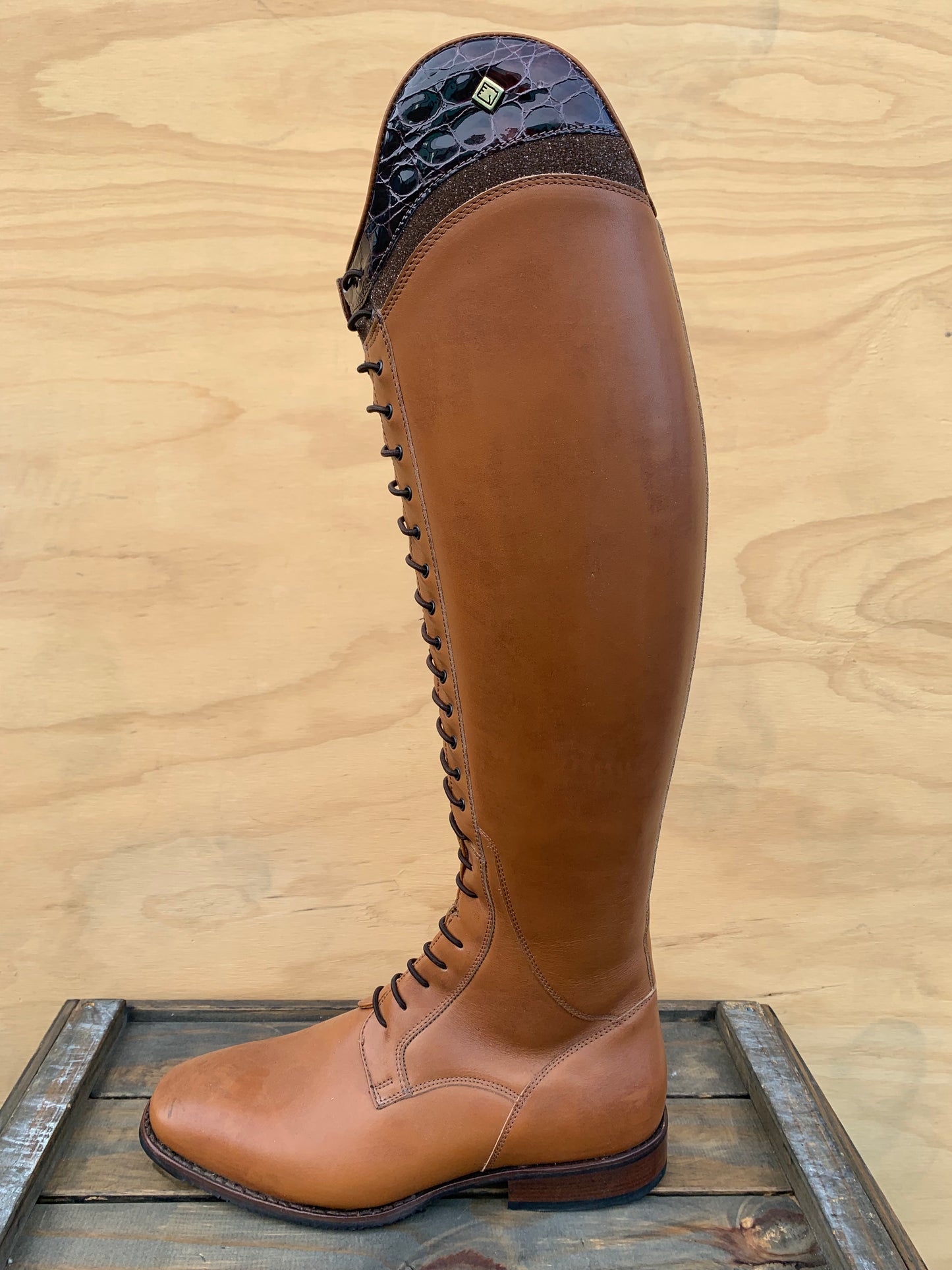 SALE**DENIRO RAFFAELO WITH FAKE LACES IN LIGHT BROWN WITH DARK BROWN TOP DETAIL SIZE 39 C S