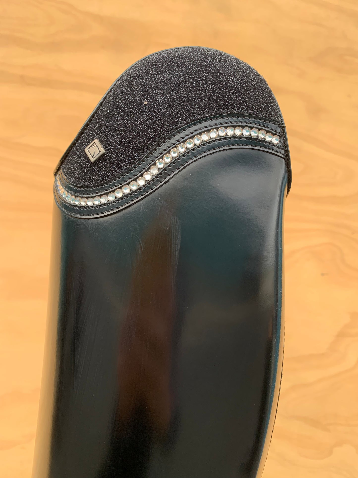 SALE** DENIRO TIZZIANO BRUSHED BLACK WITH CRYSTAL TOP SIZE 42 HEIGHT 49 WIDTH 38.5