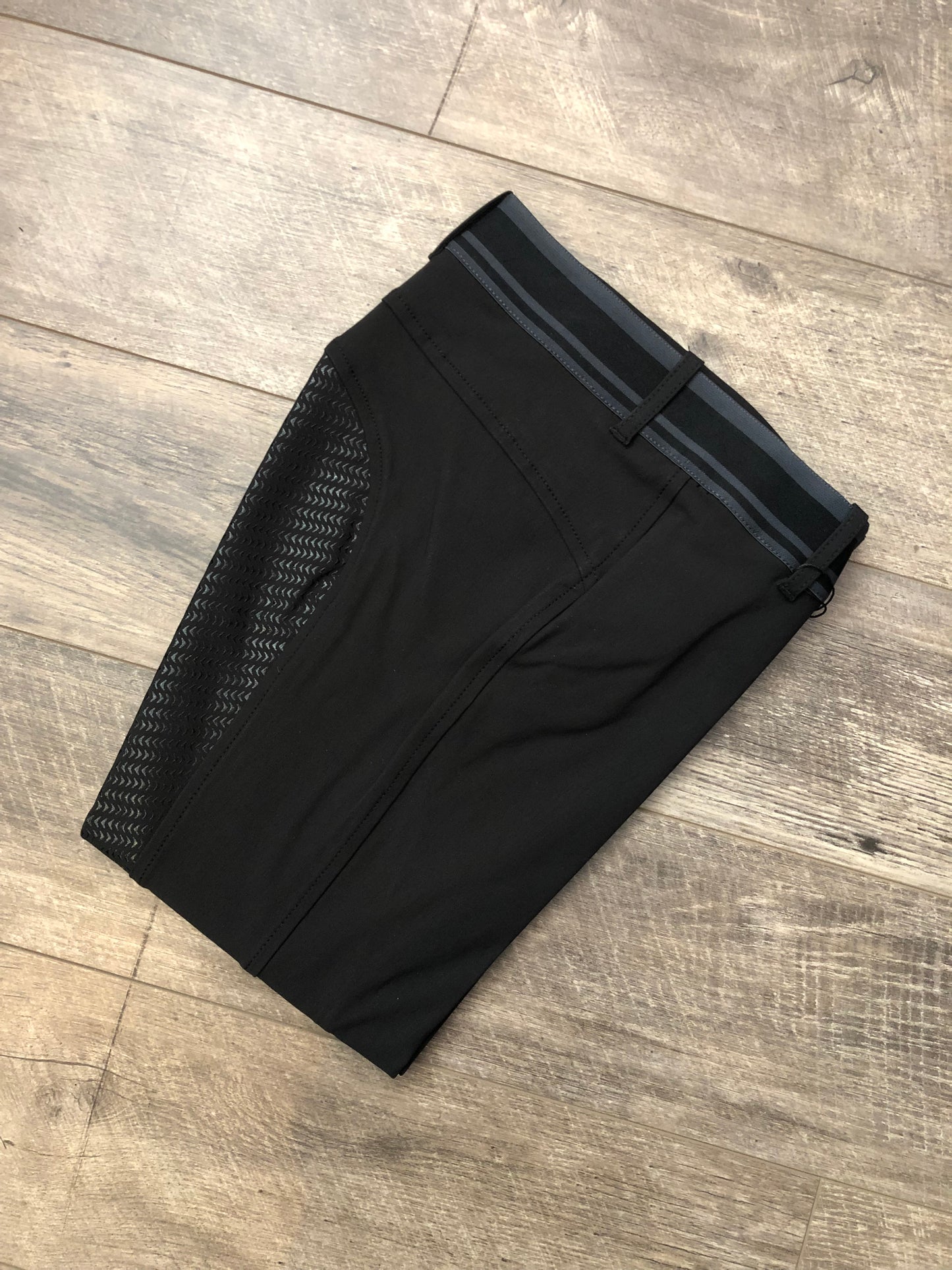 EQUILINE BREECH HIBISCUS