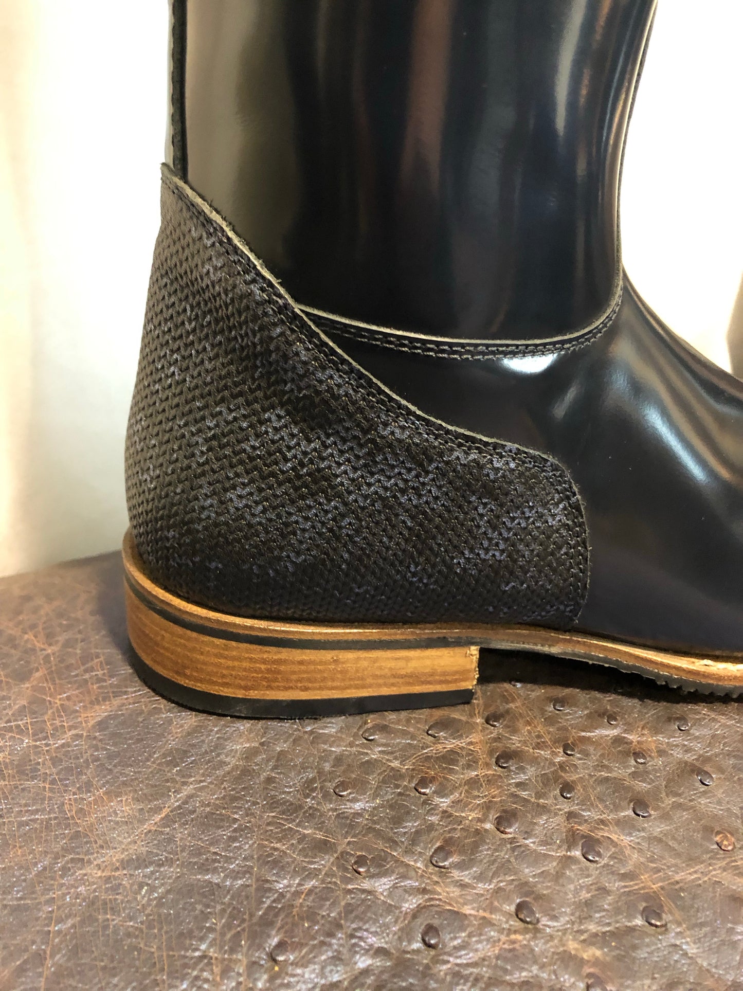 DENIRO RAFFAELO WITH TOP AND HEEL DESIGN