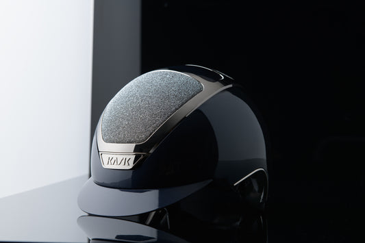 KASK DOGMA SHINY WITH CRYSTAL CARPET