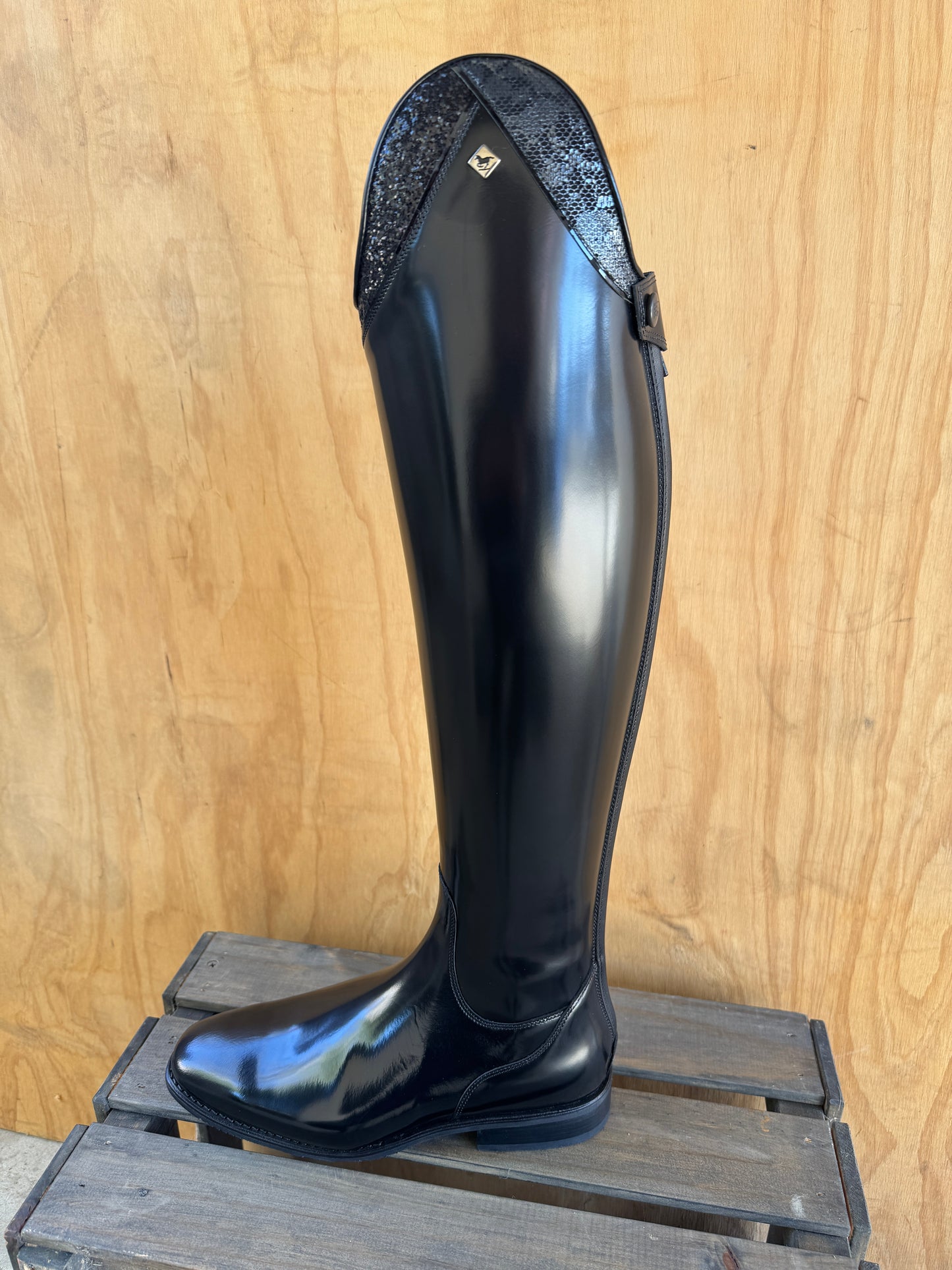 DENIRO VOLTA IN BRUSHED BLACK WITH MUSA TOP SIZE 38 MC S