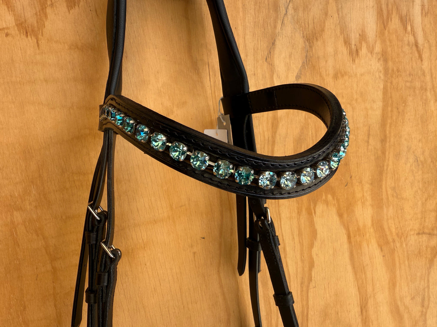 OTTO SCHUMACHER TOKYO SNAFFLE WITH LEEDS NOSEBAND AND TIFFANY BROWBAND