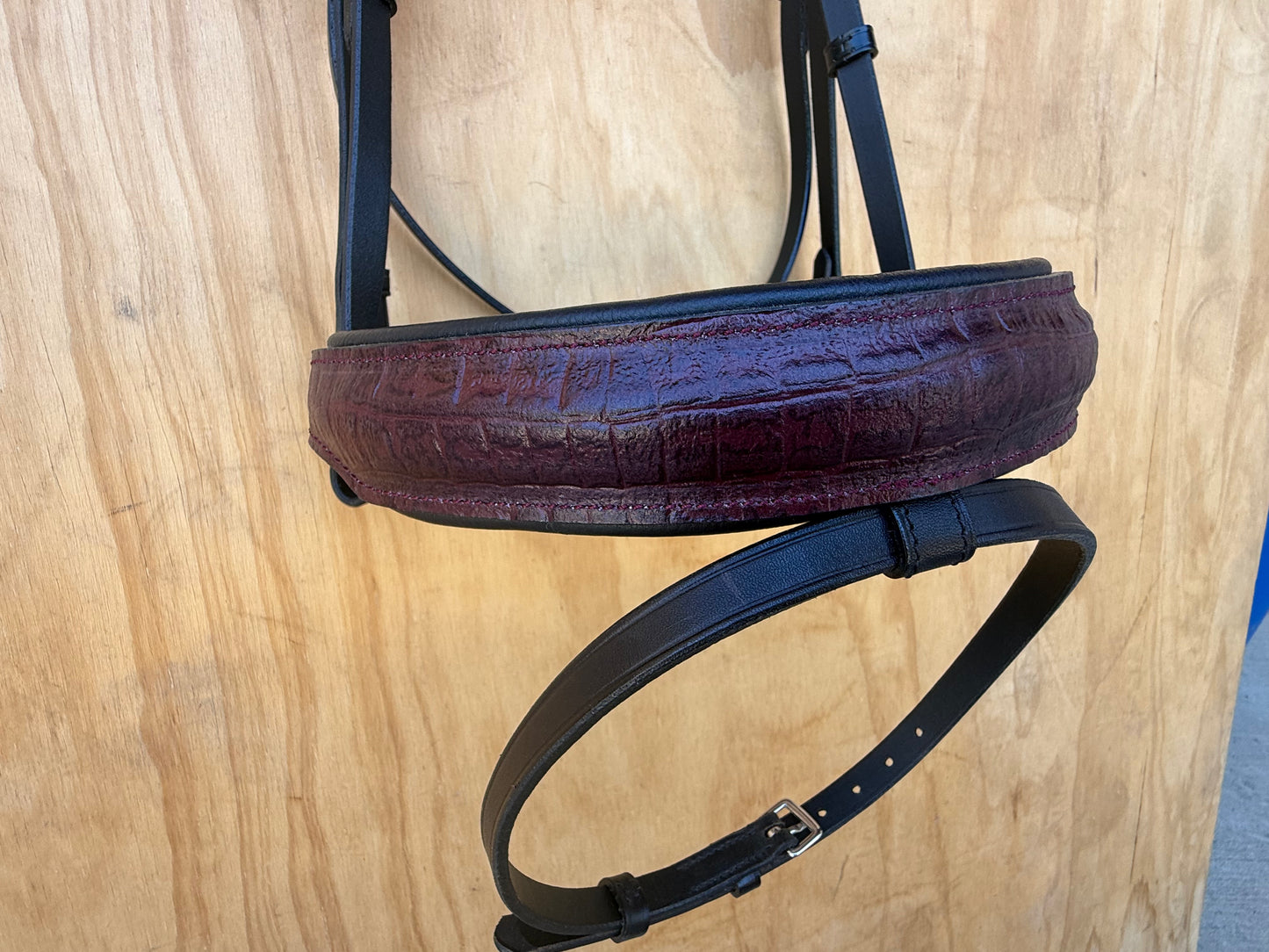 OTTO SCHUMACHER TOKYO SNAFFLE WITH BURGUNDY DETAILS