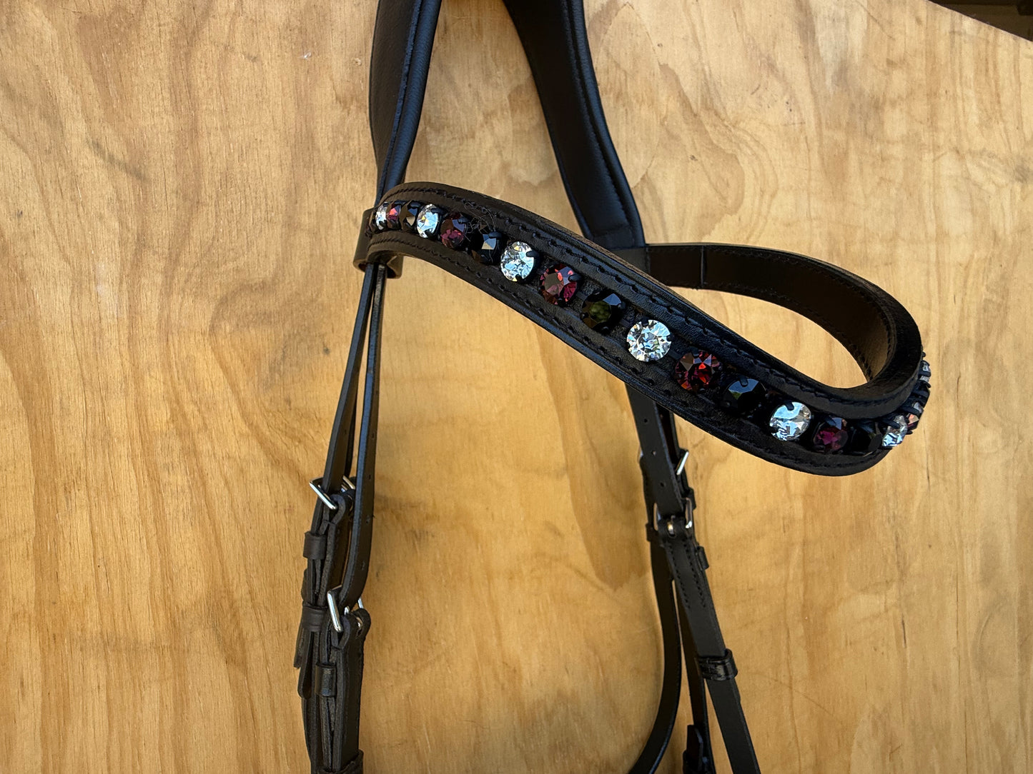 OTTO SCHUMACHER TOKYO SNAFFLE WITH BURGUNDY DETAILS