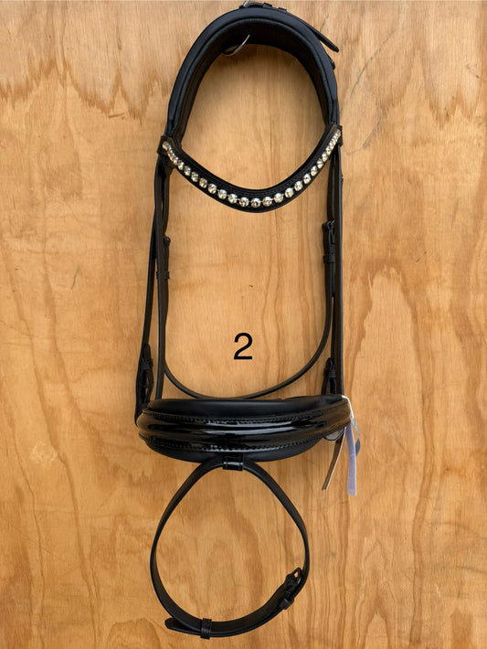OTTO SCHUMACHER WARENDORF SNAFFLE WITH LEEDS NOSEBAND IN PATENT BLACK