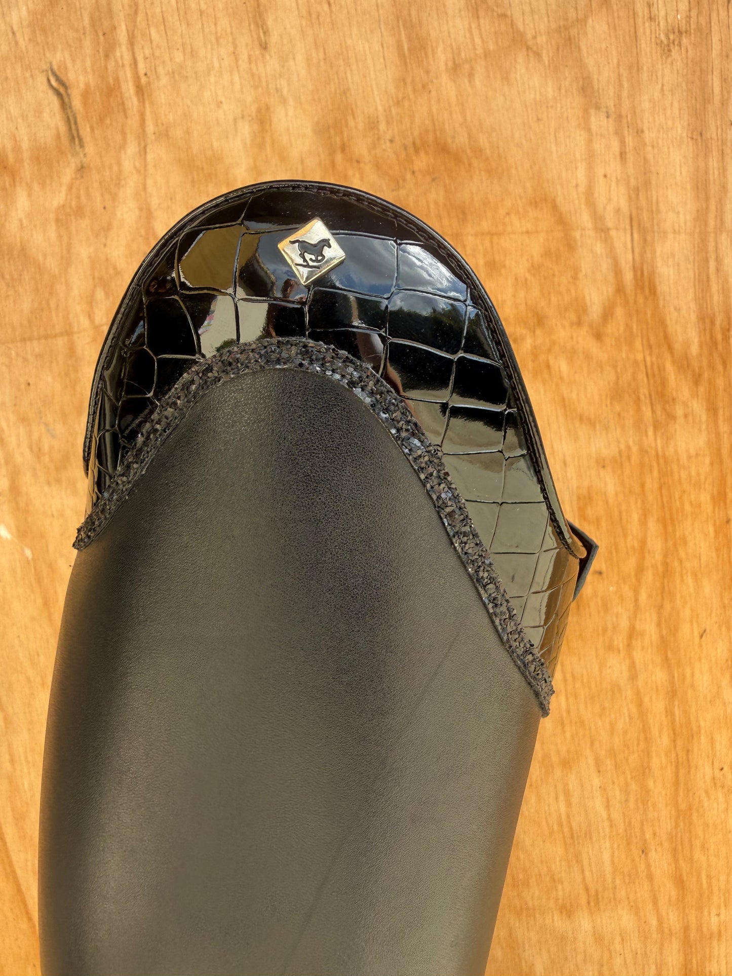 DENIRO BELLINI IN IN FLAT BLACK WITH PATENT CROCO AND GALA DETAILS