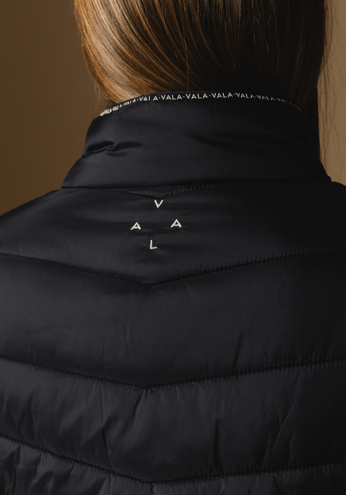 VALA SLIMLINE RIDING PUFFER JACKET