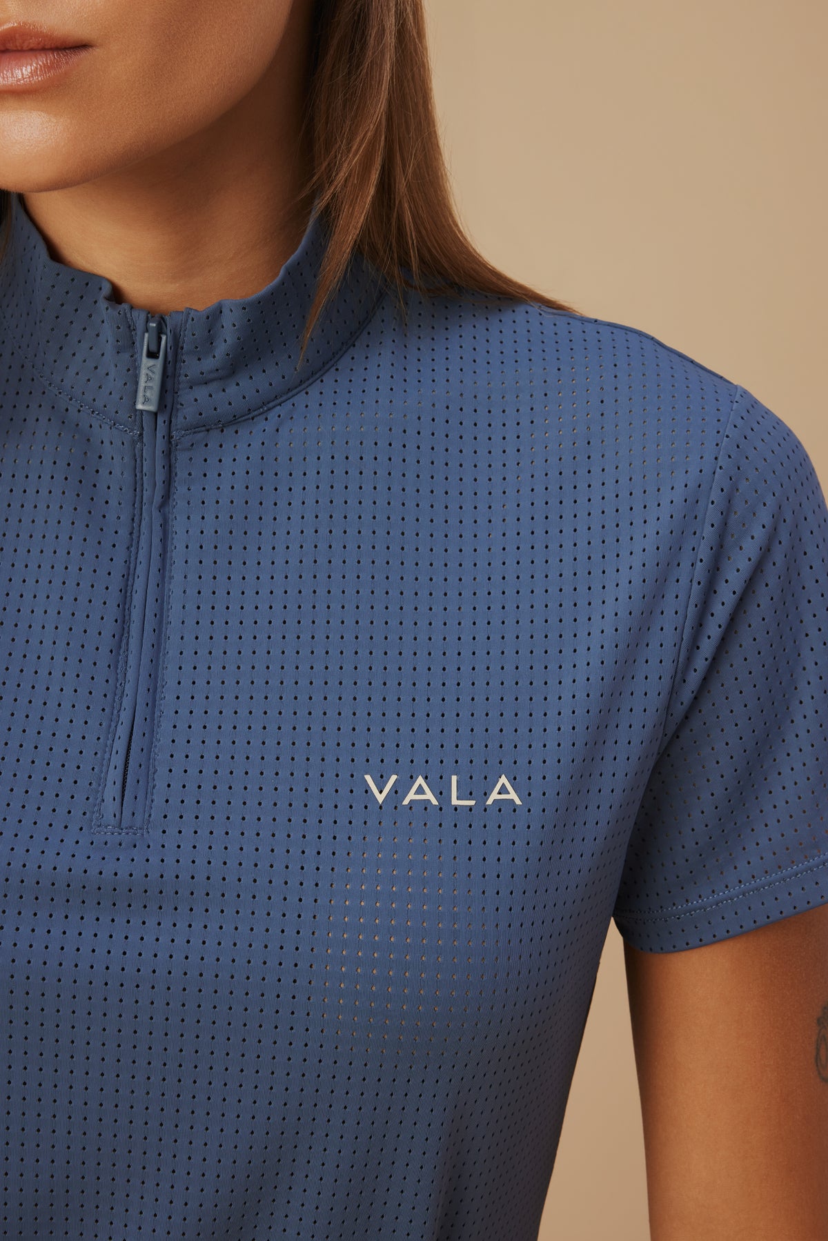 VALA ELSA MESH SHORT SLEEVE ZIP UP