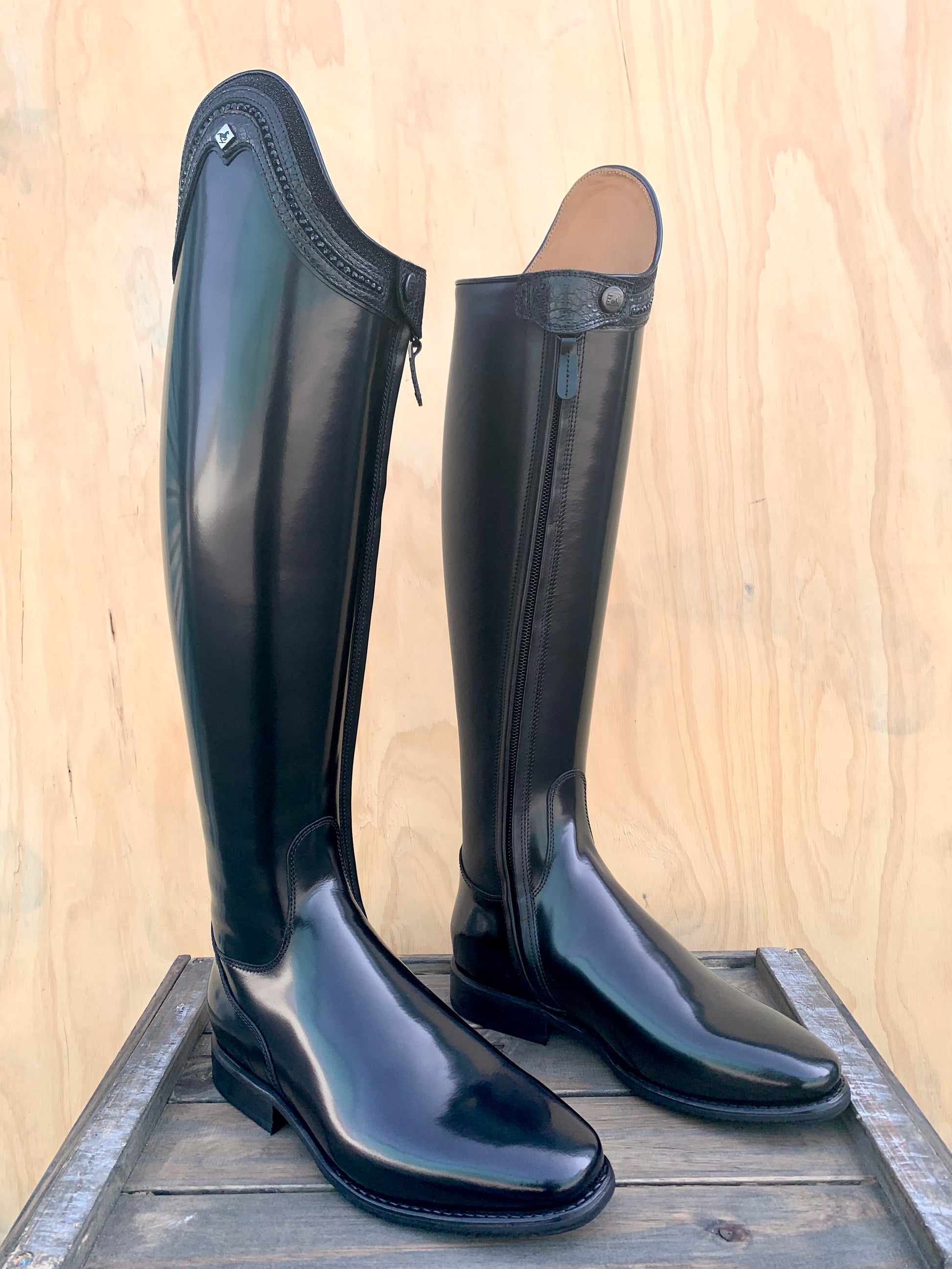 Levade Ruitersport De Niro Boot Bellini Patent Blue Swarovski 38 MA S Levade Ruitersport De Niro Boot Bellini Patent Blue Swarovski 38 MA S